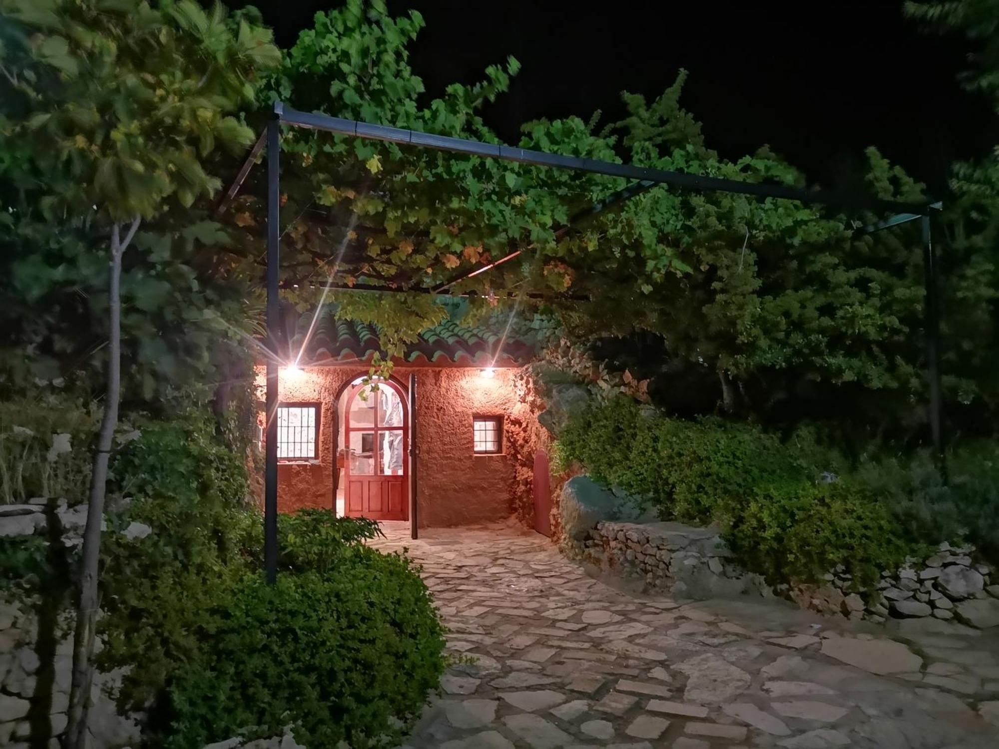 Pegalajar Cueva El Parralゲストハウス エクステリア 写真